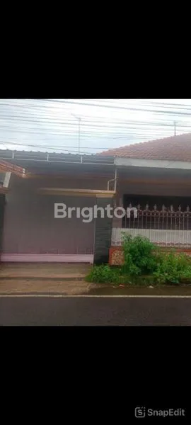 image RUMAH SIAP HUNI,LOKASI STRATEGIS, BISA SEKALIGUS BUAT USAHA (1)