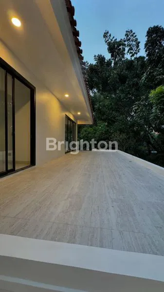 image RUMAH DI KEBAYORAN BARU POSISI HOOK (7)