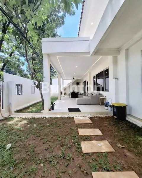 image RUMAH DI KEBAYORAN BARU POSISI HOOK (2)