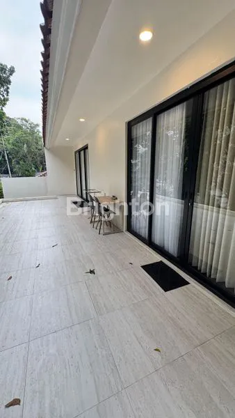 image RUMAH DI KEBAYORAN BARU POSISI HOOK (8)