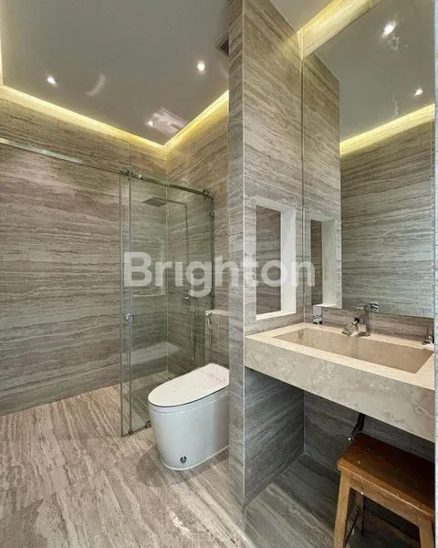 image RUMAH DI KEBAYORAN BARU POSISI HOOK (6)