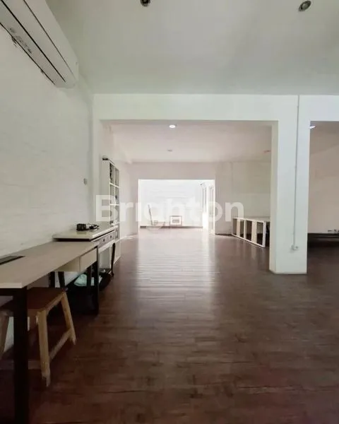 image RUMAH DI KEBAYORAN BARU POSISI HOOK (4)