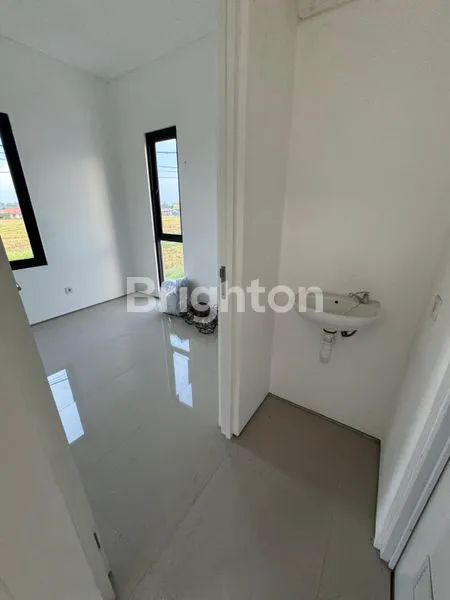 image RUMAH HOOK 2 LANTAI DI TERRANIA LIVING, SIDOARJO (6)