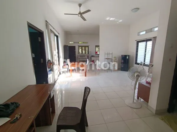 image RUMAH STRATEGIS DI MULYOREJO, DEKAT ITS & UNAIR (2)