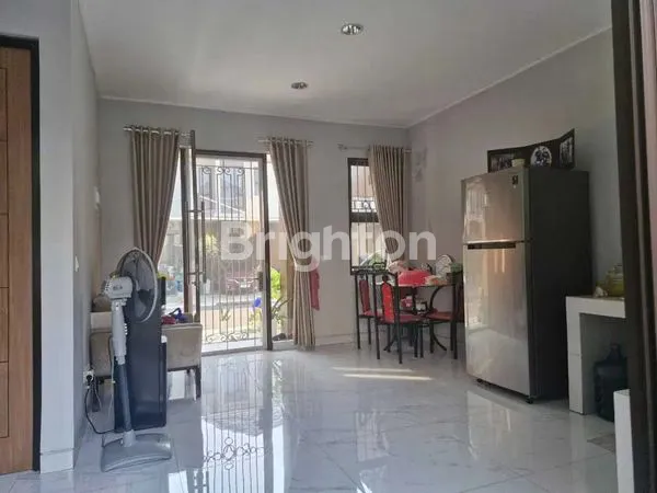 image JARANG ADA! RUMAH MODERN DENGAN HALAMAN BELAKANG LUAS –  DI TANGERANG KOTA (3)