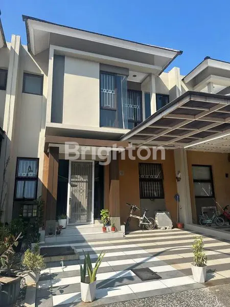 image JARANG ADA! RUMAH MODERN DENGAN HALAMAN BELAKANG LUAS –  DI TANGERANG KOTA (1)