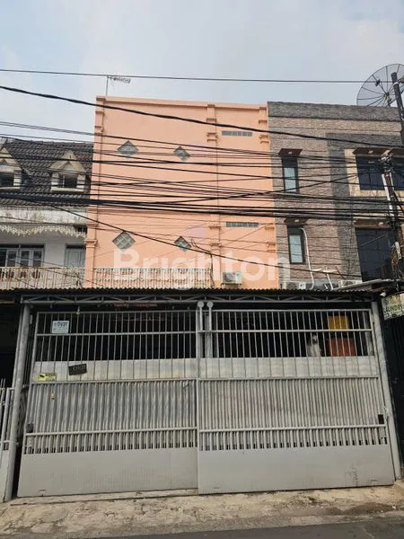 image RUMAH BESAR TAMAN RATU (1)