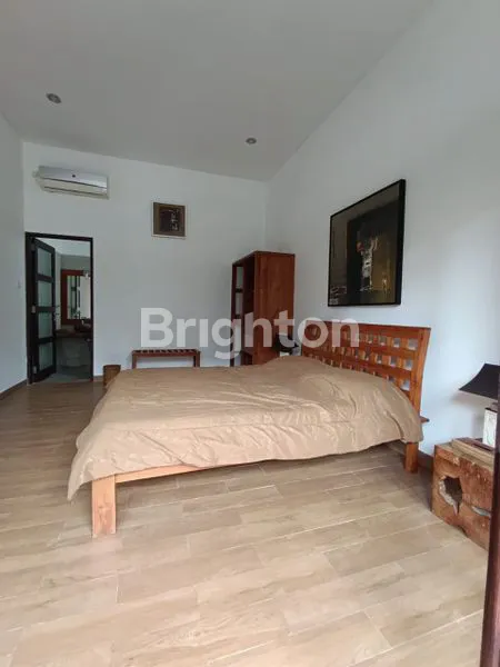 image ELEGANT FURNISHED VILLA FOR RENT – TAMAN SARI, KEROBOKAN (4)