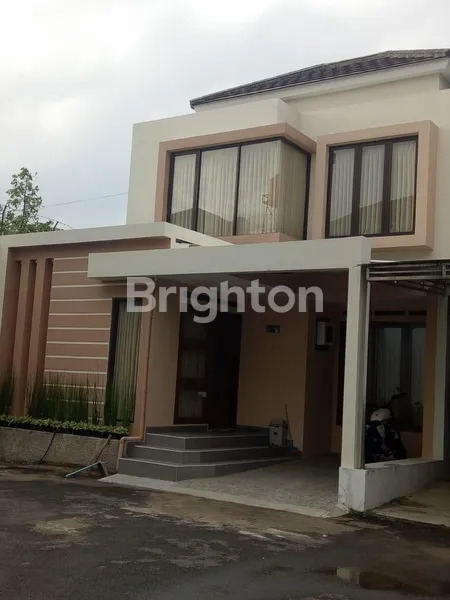 image HUNIAN NYAMAN 2 LANTAI DALAM CLUSTER (1)