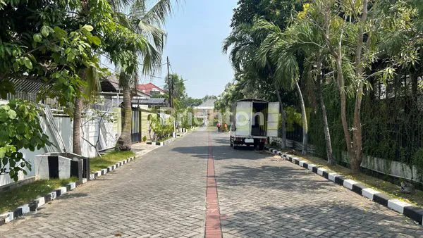 image RUMAH HITUNG TANAH DI SATELIT INDAH, SURABAYA BARAT. DEKAT DARMO PERMAI - DARMO HARAPAN - TANJUNGSARI - MARGOMULYO - SUKOMANUNGGAL, DLL. (5)