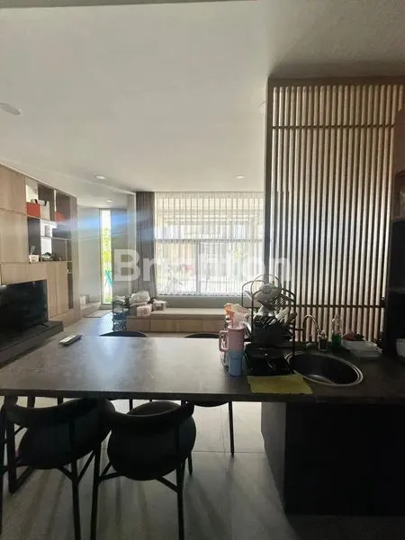 image SEWA RUMAH 2 LANTAI MODERN TROPIS • FULLY FURNISHED BASIC • GRATIS INTERNET • TANAKAYU BSD CITY — 3KT | 3KM | SIAP HUNI (2)