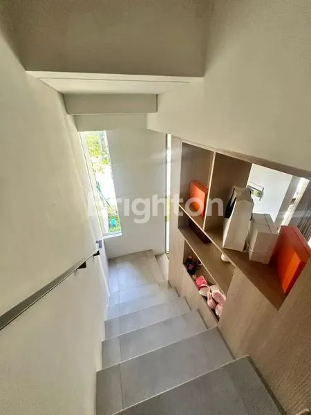 image SEWA RUMAH 2 LANTAI MODERN TROPIS • FULLY FURNISHED BASIC • GRATIS INTERNET • TANAKAYU BSD CITY — 3KT | 3KM | SIAP HUNI (5)