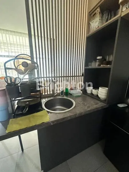 image SEWA RUMAH 2 LANTAI MODERN TROPIS • FULLY FURNISHED BASIC • GRATIS INTERNET • TANAKAYU BSD CITY — 3KT | 3KM | SIAP HUNI (7)