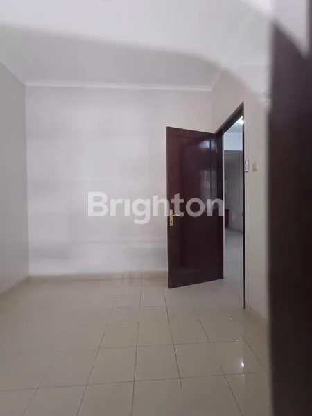 image RUMAH SIAP HUNI LT 90 DI CALGARY  KOTA WISATA (8)