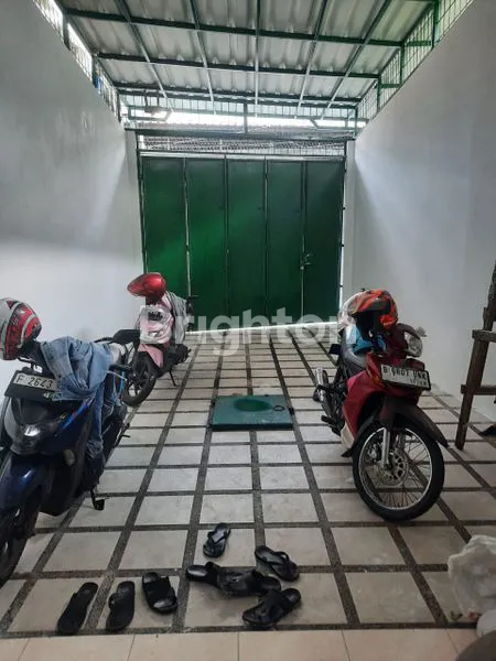 image RUMAH MANGGA BESAR JAK BAR 1 1/2  LANTAI (2)