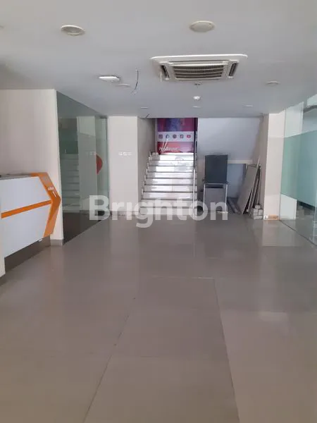 image RUANG USAHA STRATEGIS DI SUDIRMAN, LB 520 M², 2 LANTAI (6)