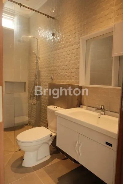 image RUMAH BARU PALAGAN DEKAT HYATT (5)