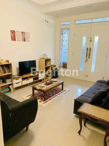 image YANG BELI UNTUNG RUMAH MEWAH 2 LANTAI DI PAMULANG, LT 236M² HARGA 1.5M (1)