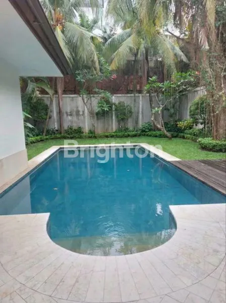 image KEMANG TIMUR: HUNIAN EKSKLUSIF DENGAN TANAH 1.535 M² & KOLAM RENANG (7)