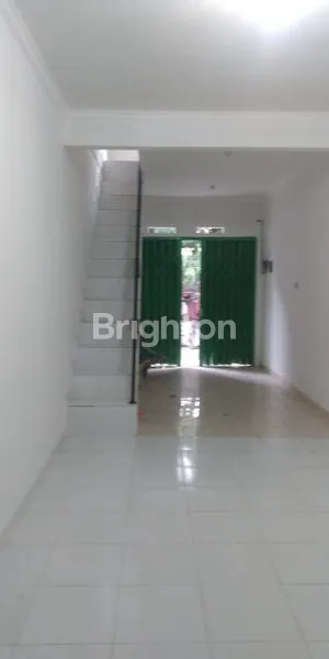 image RUKO 2 LANTAI SIAP HUNI DI DEPOK, LOKASI STRATEGIS (3)