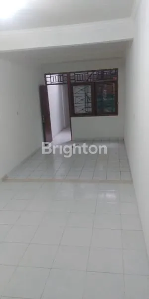 image RUKO 2 LANTAI SIAP HUNI DI DEPOK, LOKASI STRATEGIS (4)