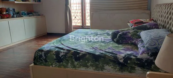 image RUMAH MEWAH 2 LANTAI FULL FURNISHED SIAP HUNI DI PANJER (6)