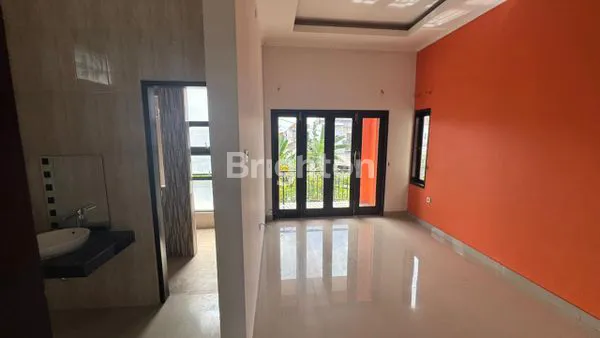 image RUMAH MINIMALIS LANTAI 2 DI JALAN TUKANG BADUNG RENON (6)