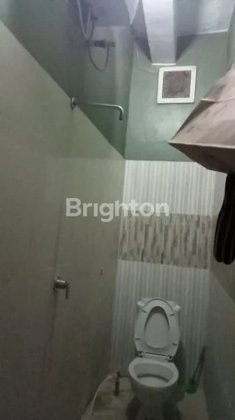 image RUMAH TINGGAL 2 LANTAI DILOKASI STRATEGIS DEKAT RAYA GATSU AKSES DEKAT KE RS SUPERMARKET,PASAR, SEKOLAH, PERTOKOAN, RESTORAN DAN COFFE SHOP DIAREA DENPASAR BARAT (2)