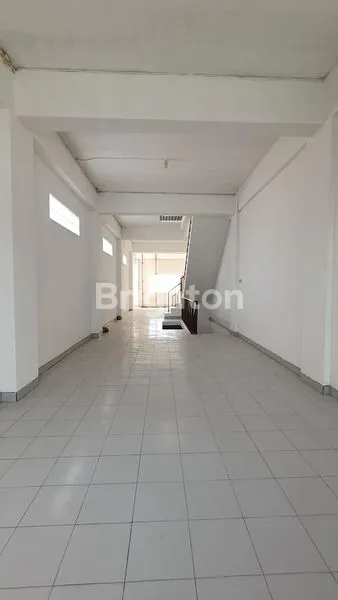 image RUKO 4 LANTAI SIAP HUNI, LOKASI BISNIS JAKARTA BARAT (3)