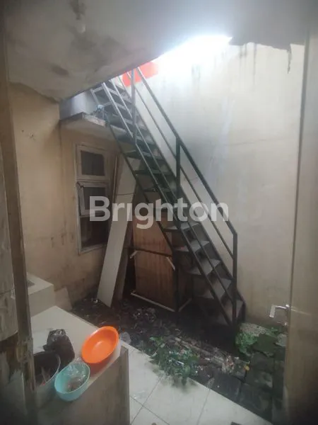 image RUMAH JAKSEL HARGA TERJANGKAU COCOK INVESTASI (6)