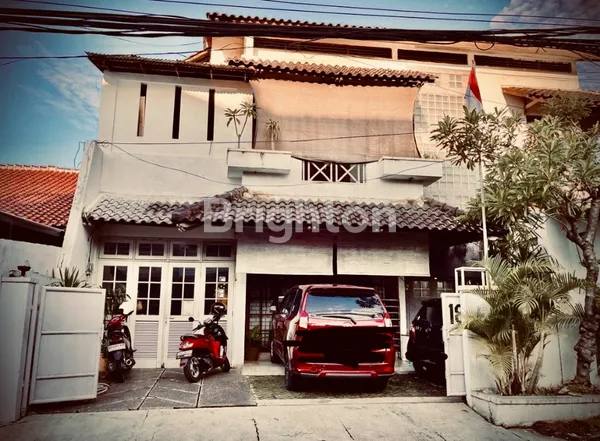 image DIJUAL RUMAH 3 LANTAI DEKAT STBA LIA PENGADEGAN (1)
