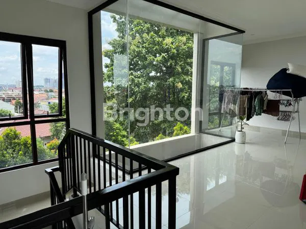image RUMAH MODERN 2 LANTAI DI LANATA VILLAGE DEPOK (2)