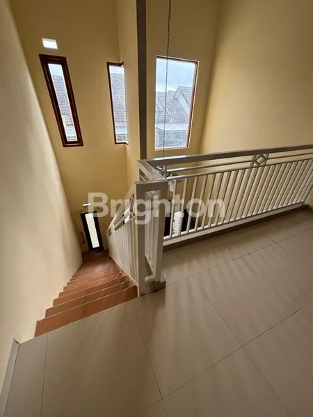 image JUAL RUMAH TENGAH KOTA (3)