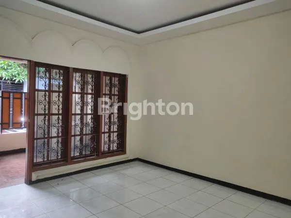 image RUMAH BARU RENOVASI SIAP HUNI DI KEBUN JERUK, 3 KT (5)