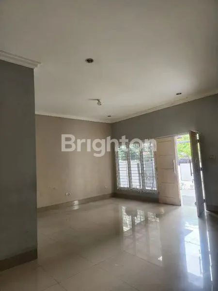 image RUMAH SPACIOUS TENGAH KOTA SLIPI COCOK UNTUK KANTOR ATAU HUNIAN (4)