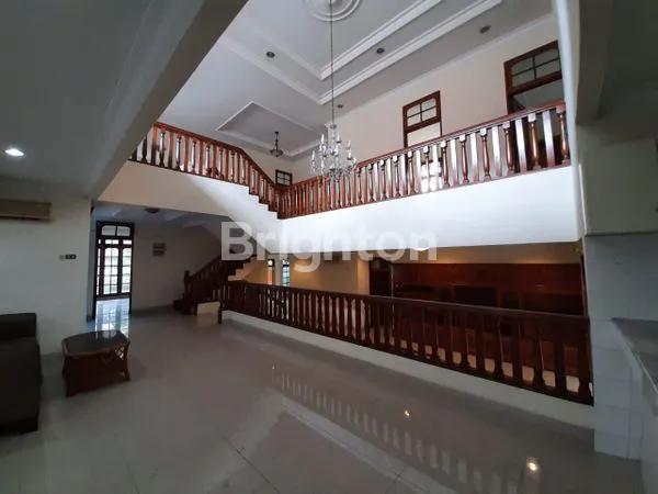image RUMAH DI JUAL DI PONDOK INDAH JAKARTA SELATAN (2)