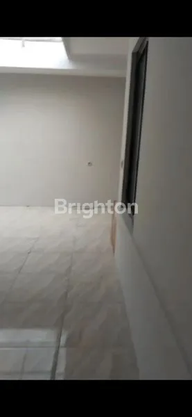 image RUMAH RAPI SIAP HUNI DI TAMAN PARAHYANGAN LIPPO KARAWACI BARAT TANGERANG (7)