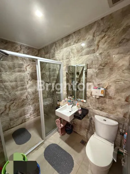 image JUAL CEPAT RUMAH RENOV 2 1/2 LT GREENLAKE CITY  JAKARTA BARAT CIPONDOH (7)