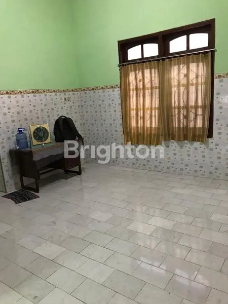 image RUMAH SIAP HUNI, STRATEGIS, COCOK BUAT TEMPAT TINGGAL SEKALIGUS PROSPEK BUAT USAHA (3)