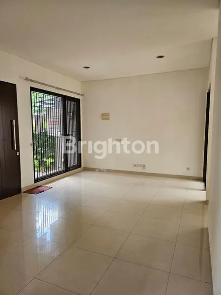 image RUMAH 2 LANTAI SIAP HUNI THE EMINENT BSD (4)