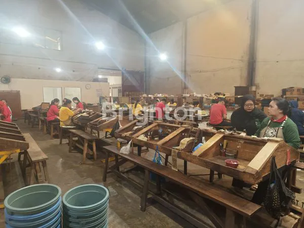 image PABRIK ROKOK AREA BANDULAN KOTA MALANG YG MASIH BEROPERASI  (3)