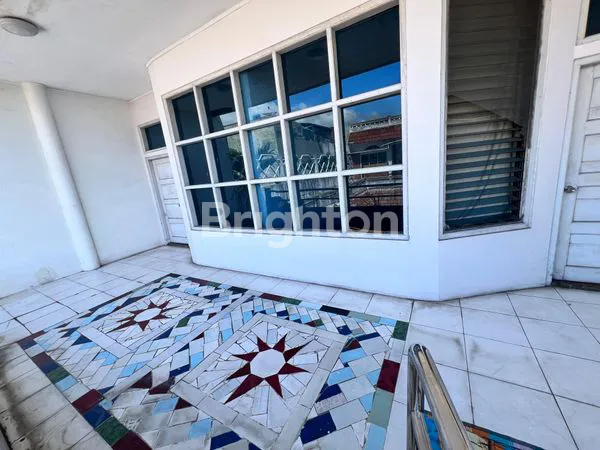 image DISEWAKAN RUANG USAHA DAN TEMPAT TINGGAL DI KARTASURA KOTA, LOKASI STRATEGIS DAN BAGUS, DEKAT PASAR DAN TOSERBA LUWES!!  (3)