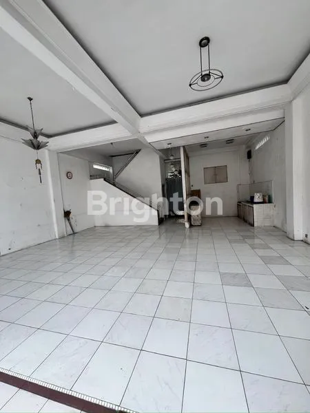 image DISEWAKAN RUANG USAHA DAN TEMPAT TINGGAL DI KARTASURA KOTA, LOKASI STRATEGIS DAN BAGUS, DEKAT PASAR DAN TOSERBA LUWES!!  (8)