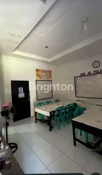 image RUMAH BEKAS CAFE STRATEGIS DI BOGOR (4)