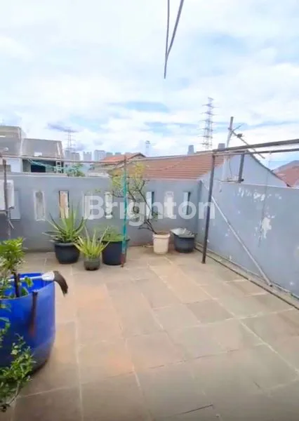 image RUMAH 3 LANTAI 4KT ROW JALAN 1½ MOBIL DI SUNTER AGUNG JAKARTA UTARA (8)