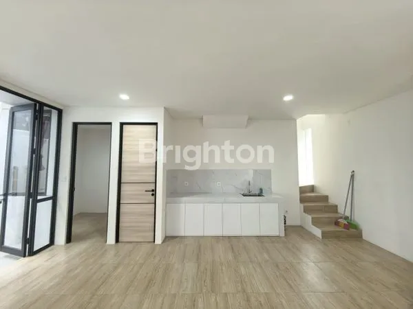 image DIJUAL RUMAH MODERN 3 KT DI JALAN BOULEVARD, SIAP HUNI (3)