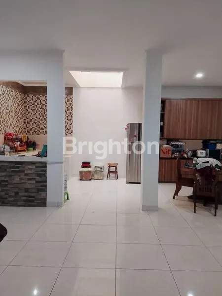 image RUMAH 2 LANTAI STRATEGIS, DEKAT MALL SMS (4)