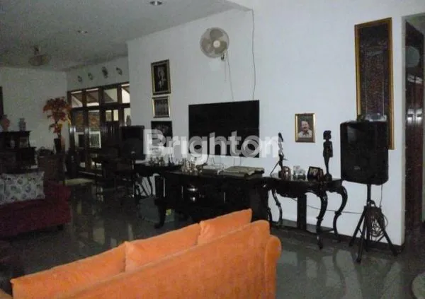 image DIJUAL RUMAH 2 LANTAI MODERN DAN LUAS DIKAWASAN STRATEGIS DAN BISNIS DI JAKASAMPURNA JATILUHUR BEKASI BARAT (6)