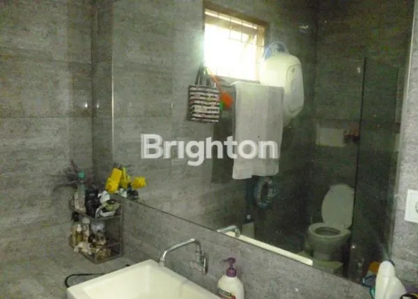 image DIJUAL RUMAH 2 LANTAI MODERN DAN LUAS DIKAWASAN STRATEGIS DAN BISNIS DI JAKASAMPURNA JATILUHUR BEKASI BARAT (8)