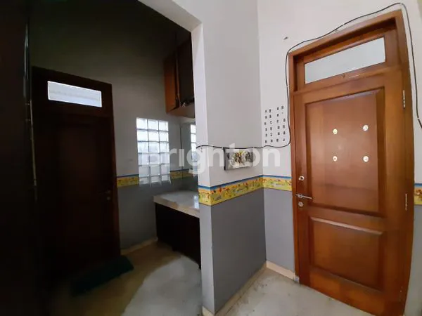 image RUMAH MEWAH DI MEGAPOLITAN CINERE (8)